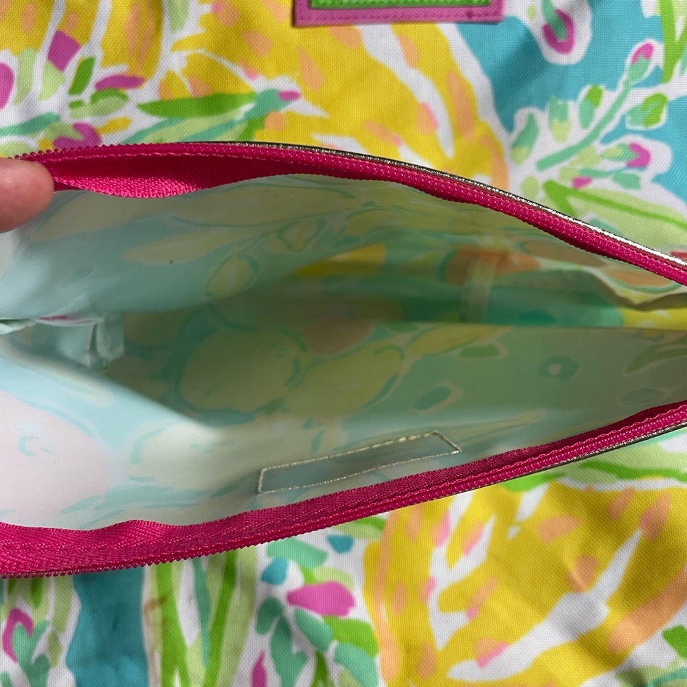 Lilly Pulitzer x Estée Lauder tote bag and cosmetic bag - Picture 5 of 7